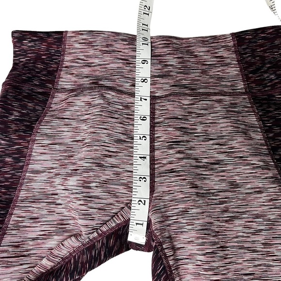 GAP FIT PINK MAROON PURPLE LEGGING SIZE MEDIUM BLACKOUT TECHNOLOGY 23” INSEAM - Picture 6 of 7